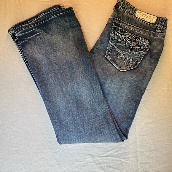 Amethyst Jeans Gladys Sz 11 Low Rise Medium Wash Western Embroidered Detail - Picture 1 of 8